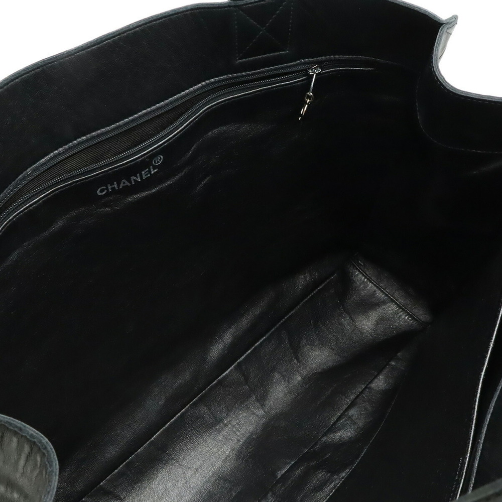 CHANEL Black Lambskin Leather Shoulder Bag - Picture 7 of 10